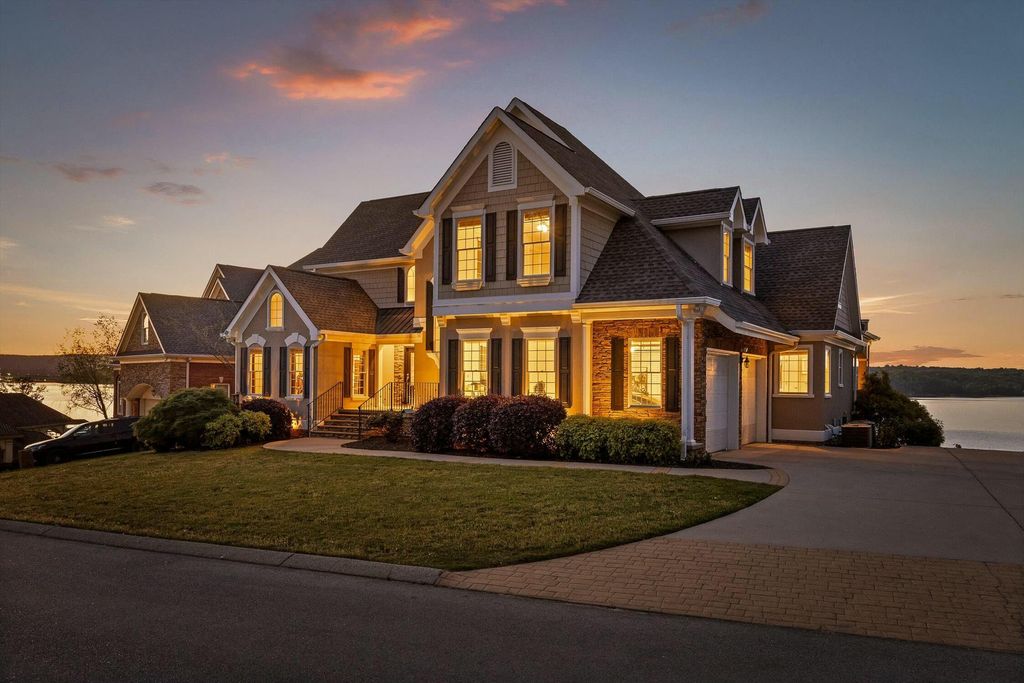 4490 Sailmaker Cir, Chattanooga, TN 37416