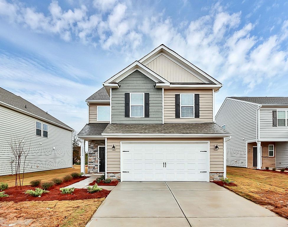 12816 Canterbury Castle Dr, Charlotte, NC 28273