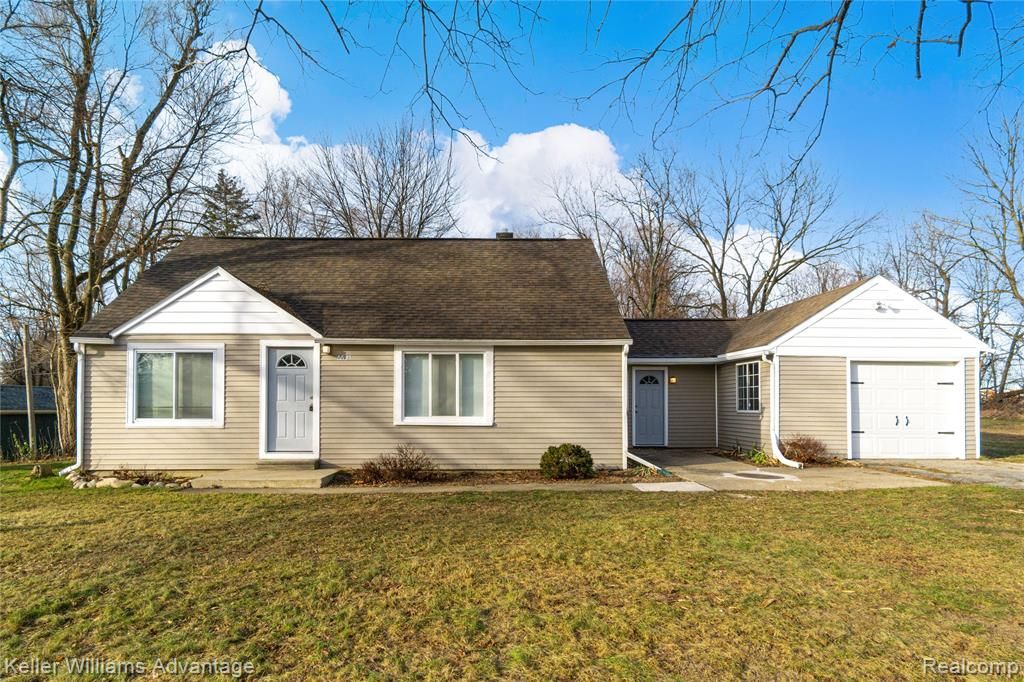 6635 Walters Rd, Clarkston, MI 48346 3 Bed, 1 Bath SingleFamily Home