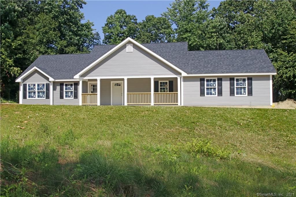 6 Checkerberry Ln, Sandy Hook, CT 06482
