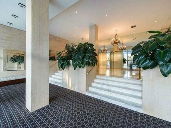 999 N Doheny Dr, West Hollywood, CA 90069