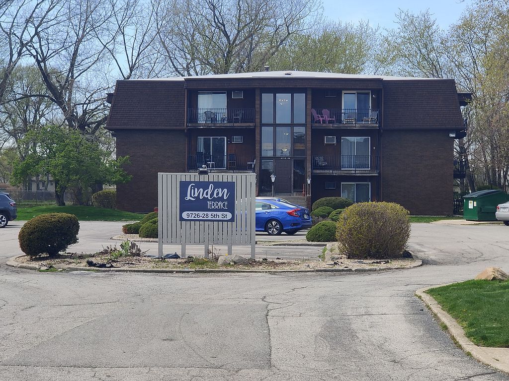 9726 5th St #3A, Highland, IN 46322