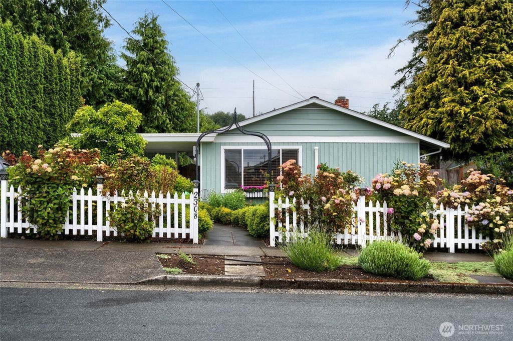 2308 E Avenue, Anacortes, WA 98221