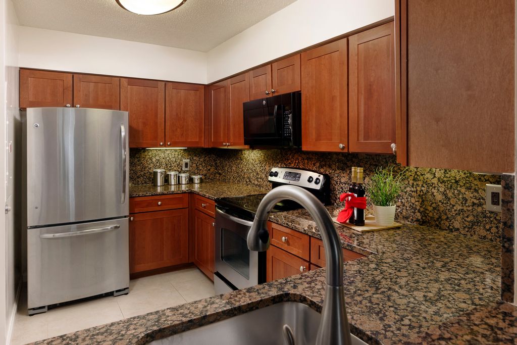 7701 Woodmont Ave, Bethesda, MD 20814