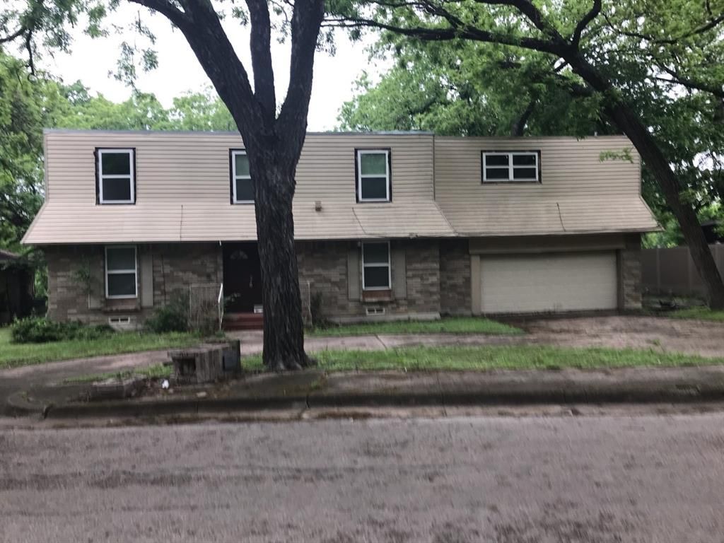 505 Ten Mile Dr, Desoto, TX 75115