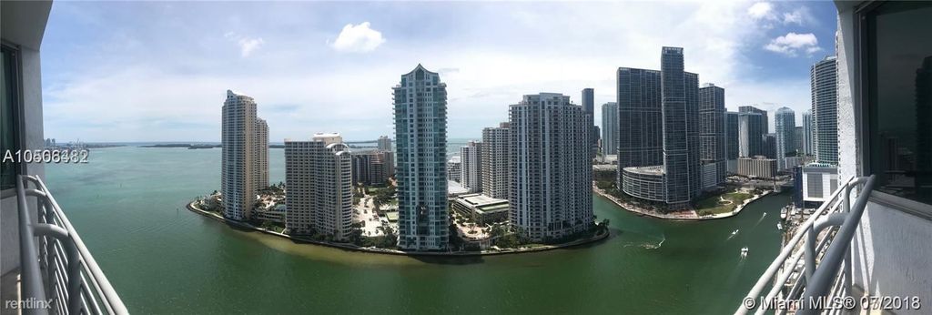 325 S Biscayne Blvd #3221, Miami, FL 33131