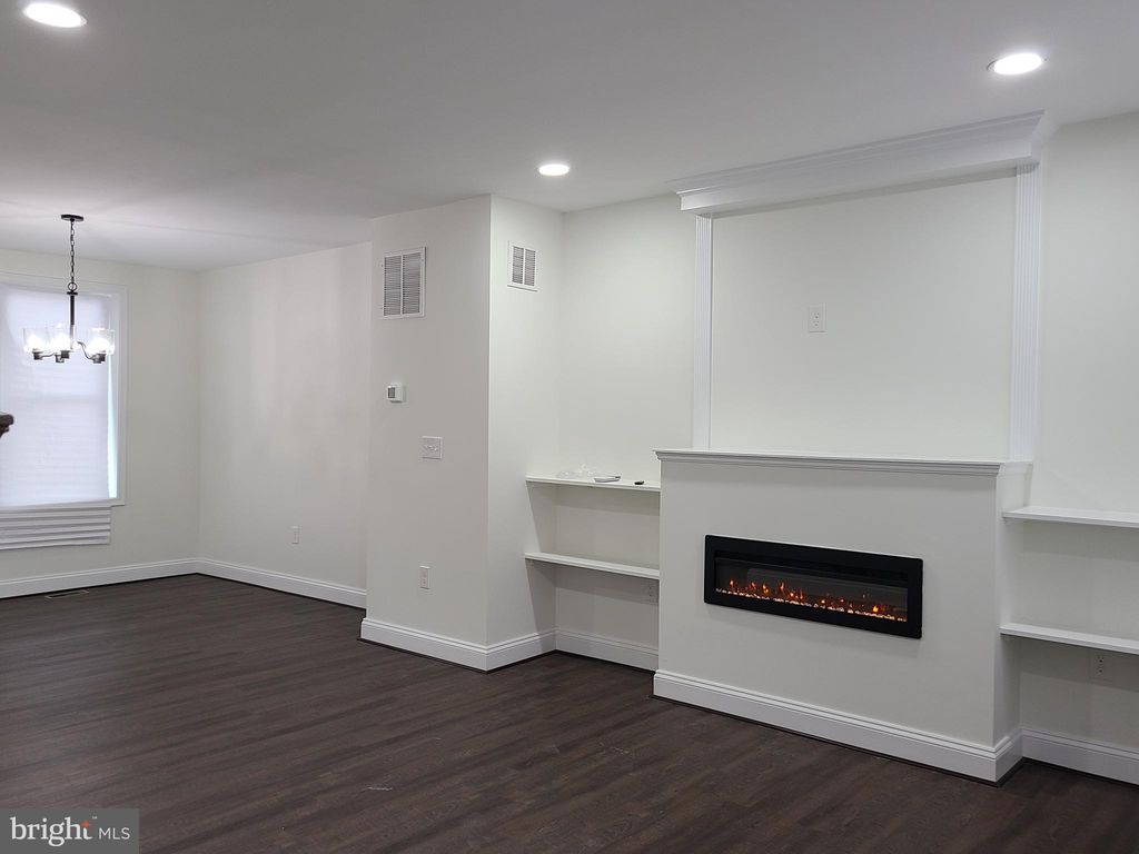 3703 Manchester Ave, Baltimore, MD 21215