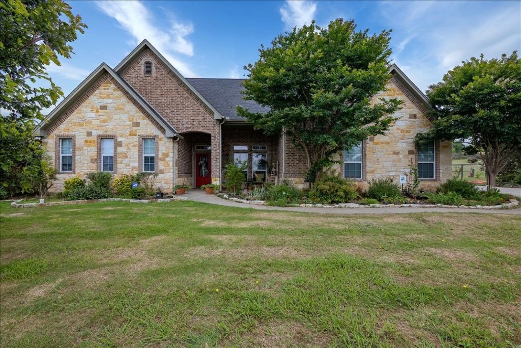 156 Summer Stone Ct, Weatherford, TX 76087