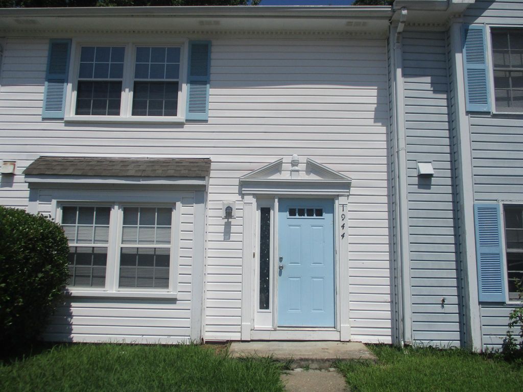 1944 Woodgate Arch, Chesapeake, VA 23320 Trulia