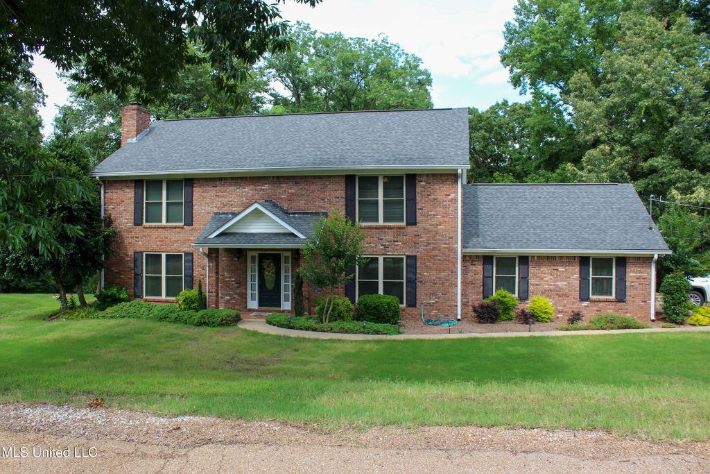 514 County Road 352, Greenwood, MS 38930