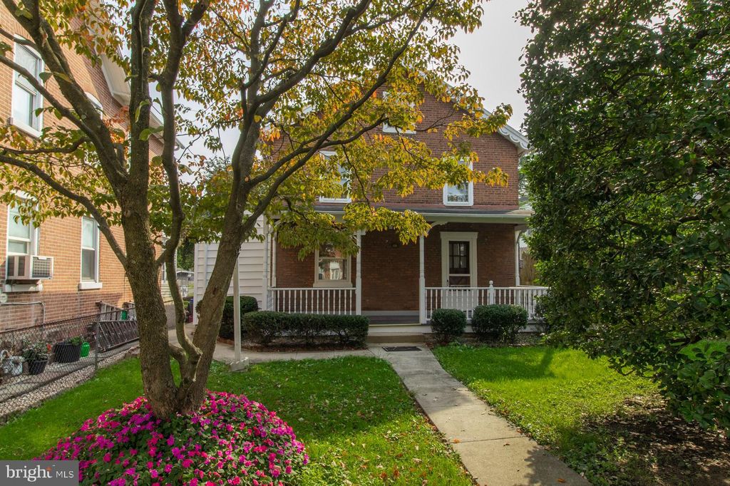 127 Buchanan St, Phoenixville, PA 19460