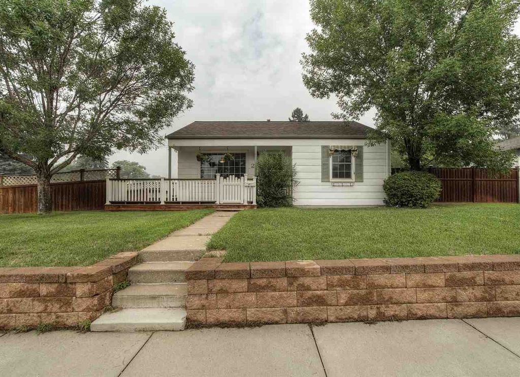 231 Nordby Ln, Rapid City, SD 57702