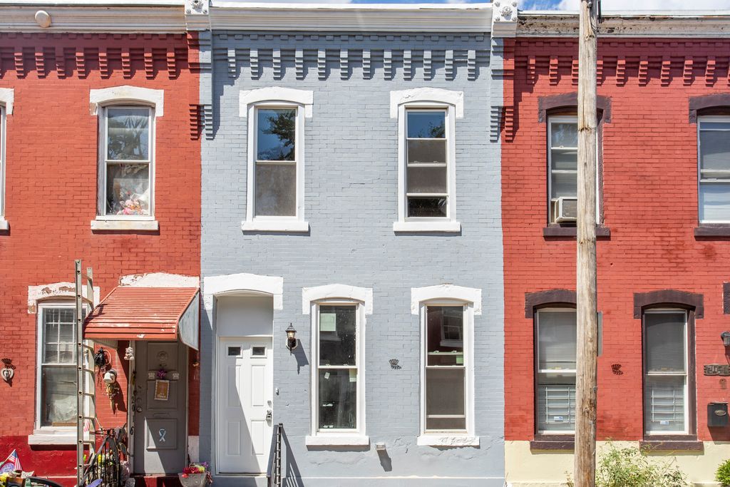 2018 N Cleveland St, Philadelphia, PA 19121