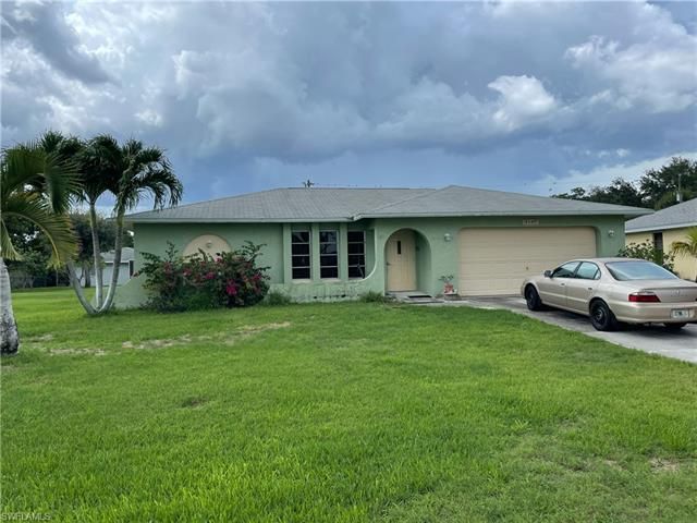 2107 SE 3rd St, Cape Coral, FL 33990