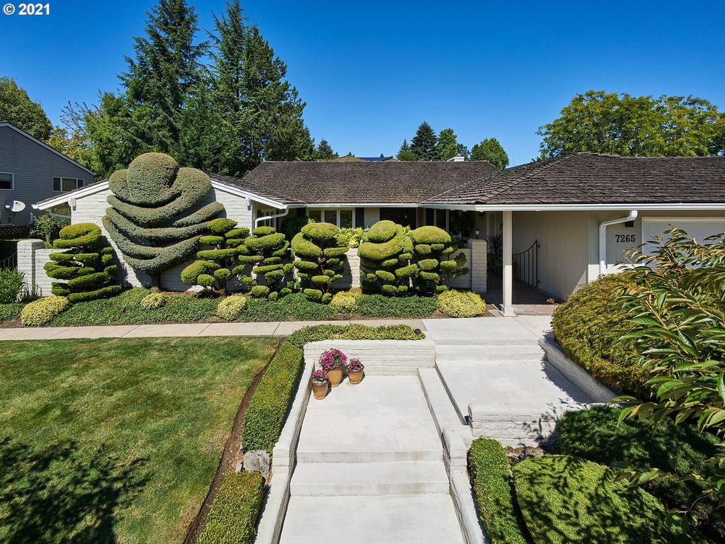 7265 SW Willowmere Dr, Portland, OR 97225