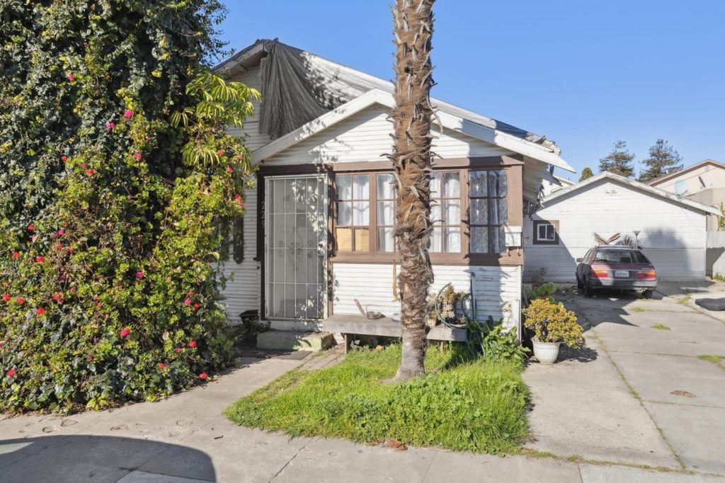 229 Elm St, Watsonville, CA 95076