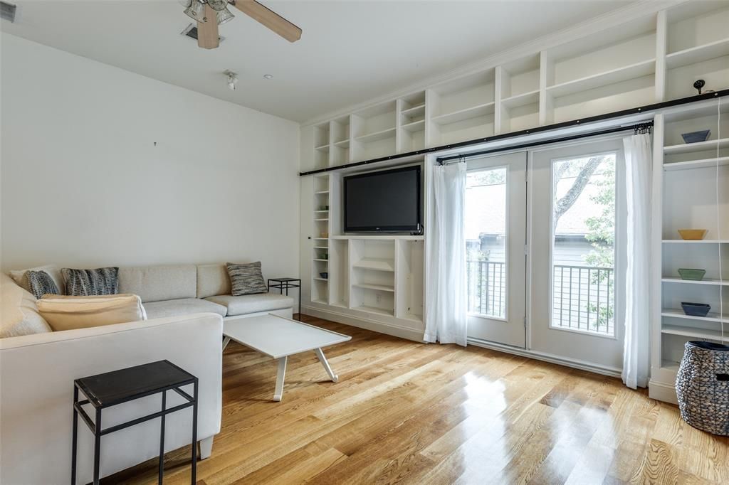 4225 McKinney Ave #2, Dallas, TX 75205