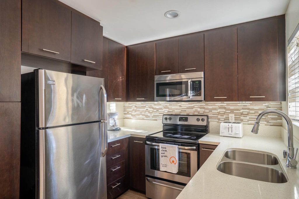 9929 Rio San Diego Dr #39, San Diego, CA 92108