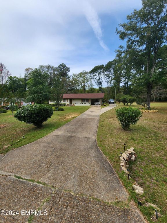 4815 Newell Rd, Meridian, MS 39301