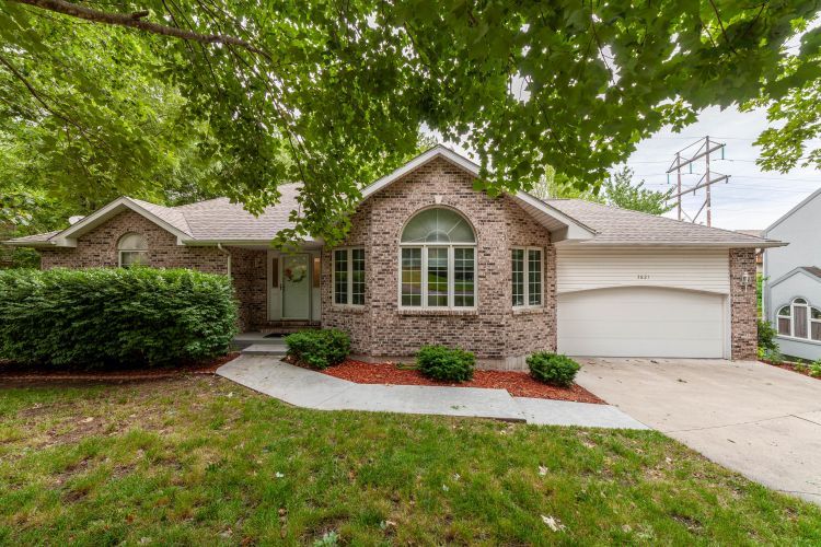 3821 Cedar Ln, Columbia, MO 65201