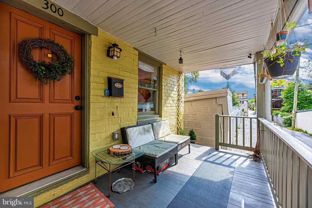 300 N Maxwell Ave, Frederick, MD 21701