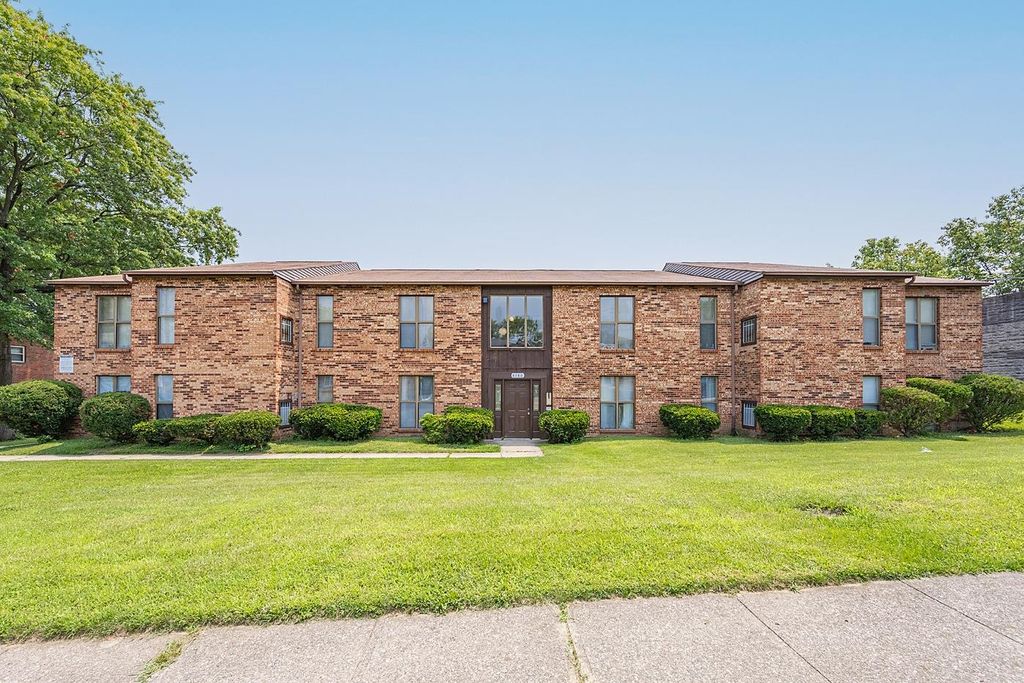 8380 Cottonwood Dr, Cincinnati, OH 45231