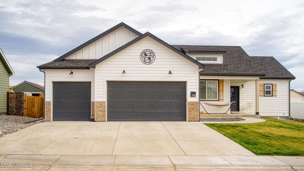 116 Tabor Ln, Gillette, WY 82718