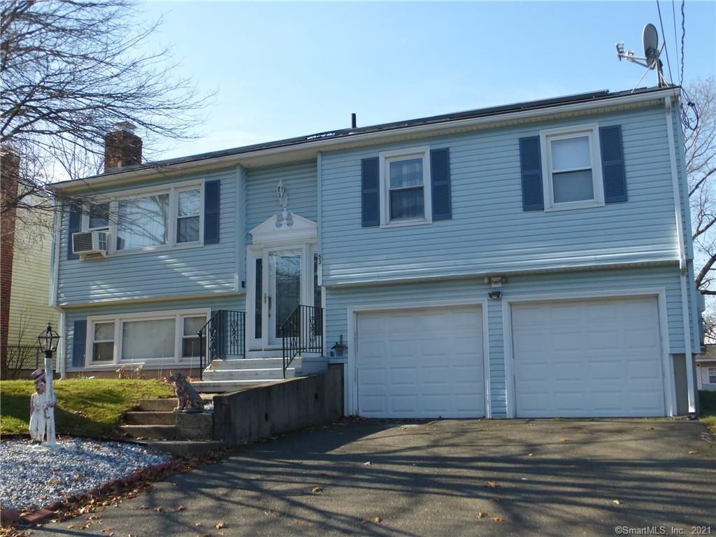 53 Horseshoe Dr, Waterbury, CT 06706