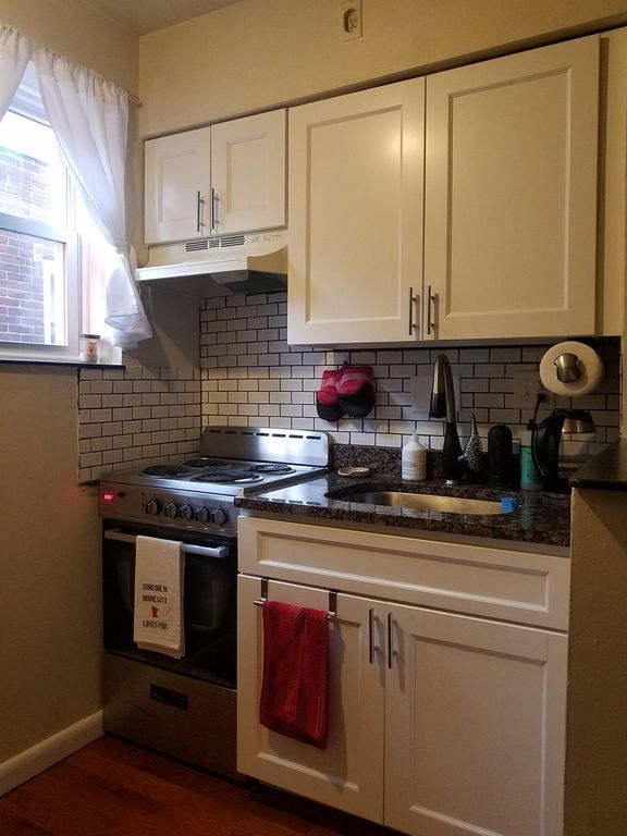 1812 S Broad St #3B, Philadelphia, PA 19145
