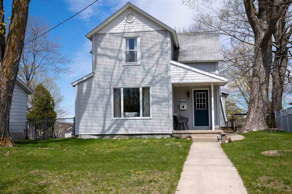 320 Jackson St, Petoskey, MI 49770 SingleFamily Home for Sale MLS
