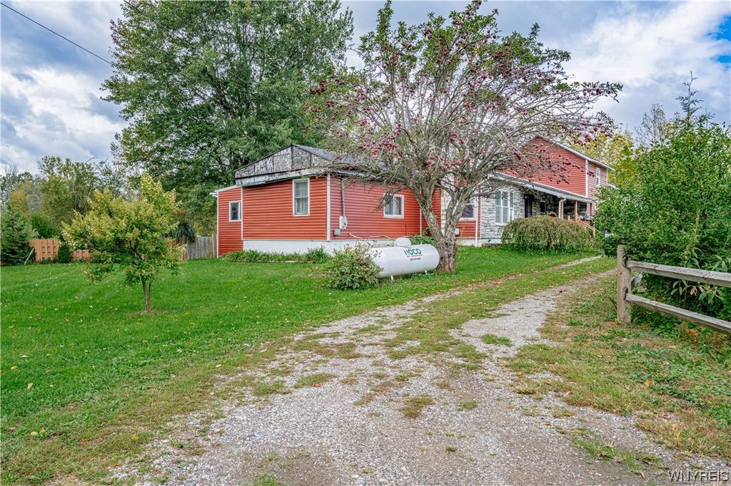 8516 Akron Rd, Lockport, NY 14094 MLS B1503277 Trulia