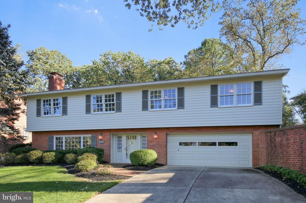 4192 39th St N, Arlington, VA 22207