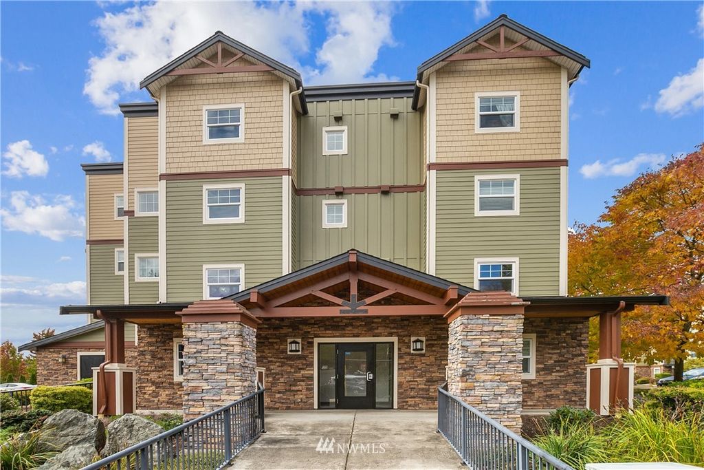 700 32nd St #A106, Bellingham, WA 98225