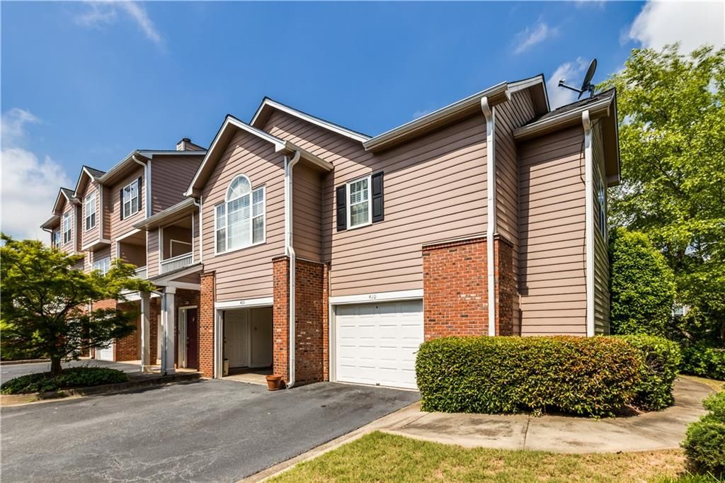410 Vinings Forest Cir SE, Smyrna, GA 2 Bed, 2 Bath Condo 23 Photos