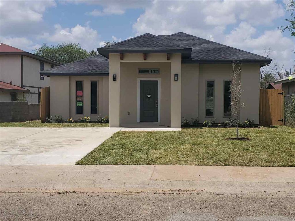 104 Otanes Ave, Laredo, TX 78046