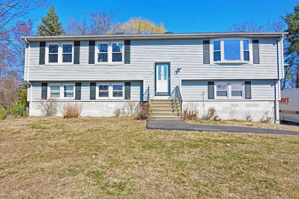 241 Old Marsh Hill Rd, Dracut, MA 3 Bed, 2 Bath SingleFamily Home