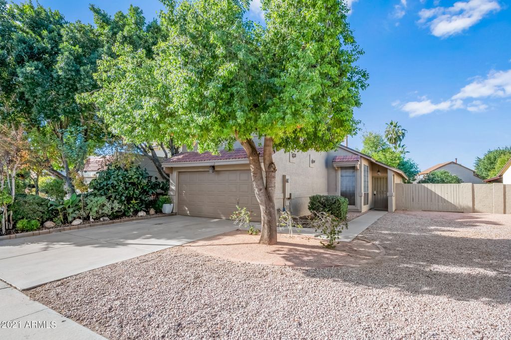 724 N Los Feliz Dr, Chandler, AZ 85226