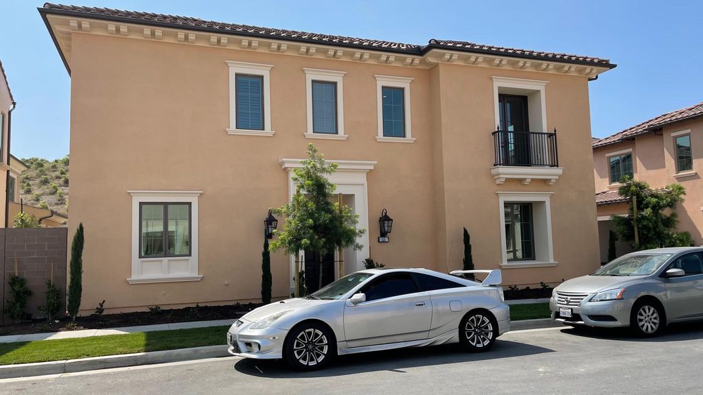 135 Winnett, Irvine, CA 92602