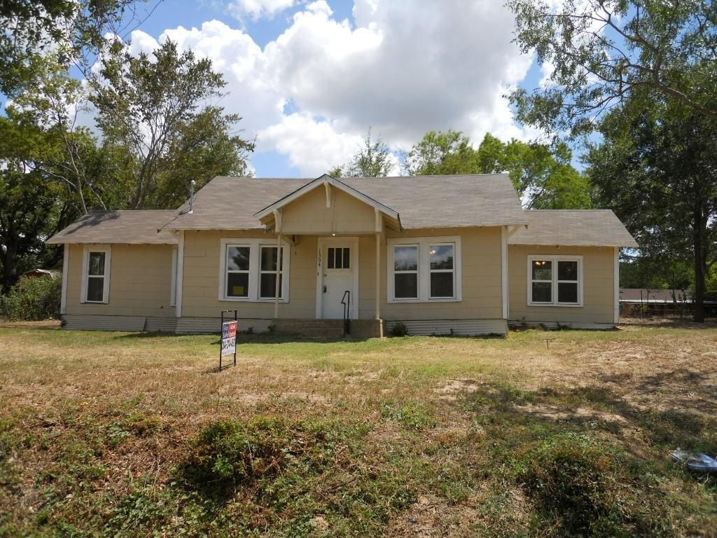 1304 Main St, Teague, TX 75860 Trulia