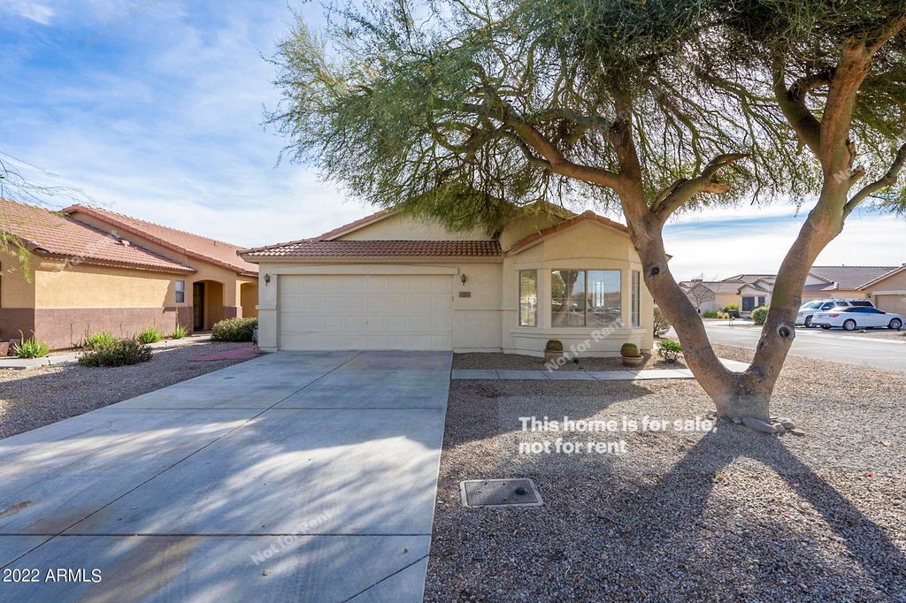 1231 E Santa Fiore St, San Tan Valley, AZ 85140