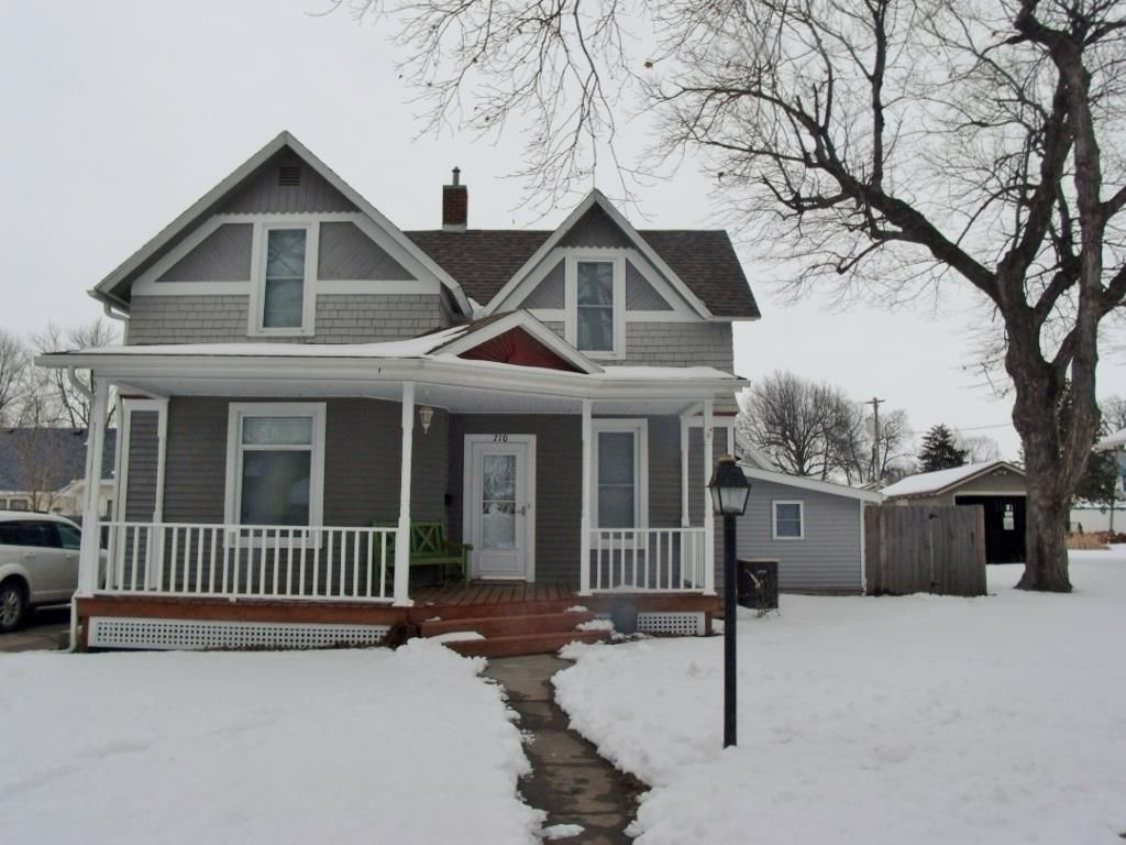 710 Miami St, Hiawatha, KS 3 Bed, 2 Bath SingleFamily Home 35