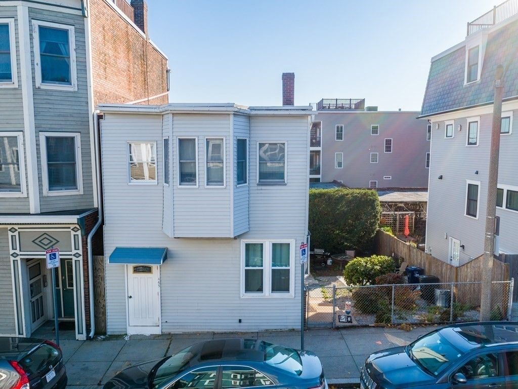 465 E 8th St, Boston, MA 02127