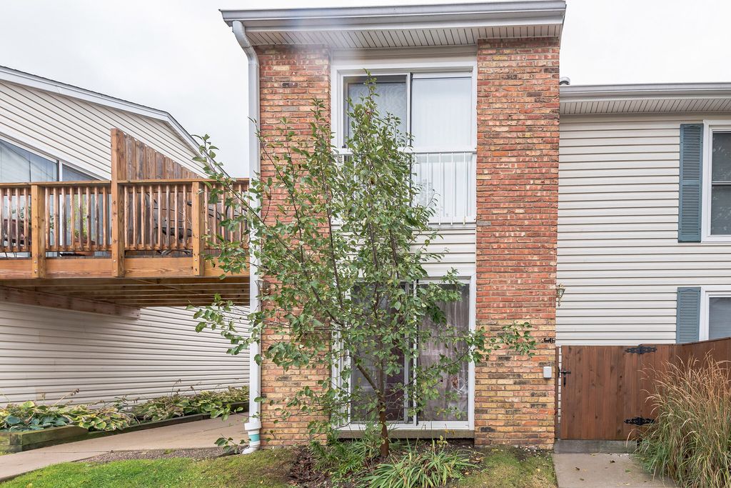 1977 Kenilworth Cir #D, Hoffman Estates, IL 60169