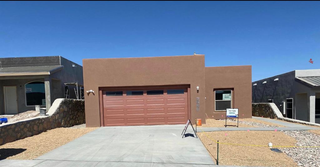 2986 Don Buck Dr, Las Cruces, NM 88011