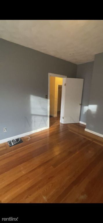 225 Holland St, Somerville, MA 02144