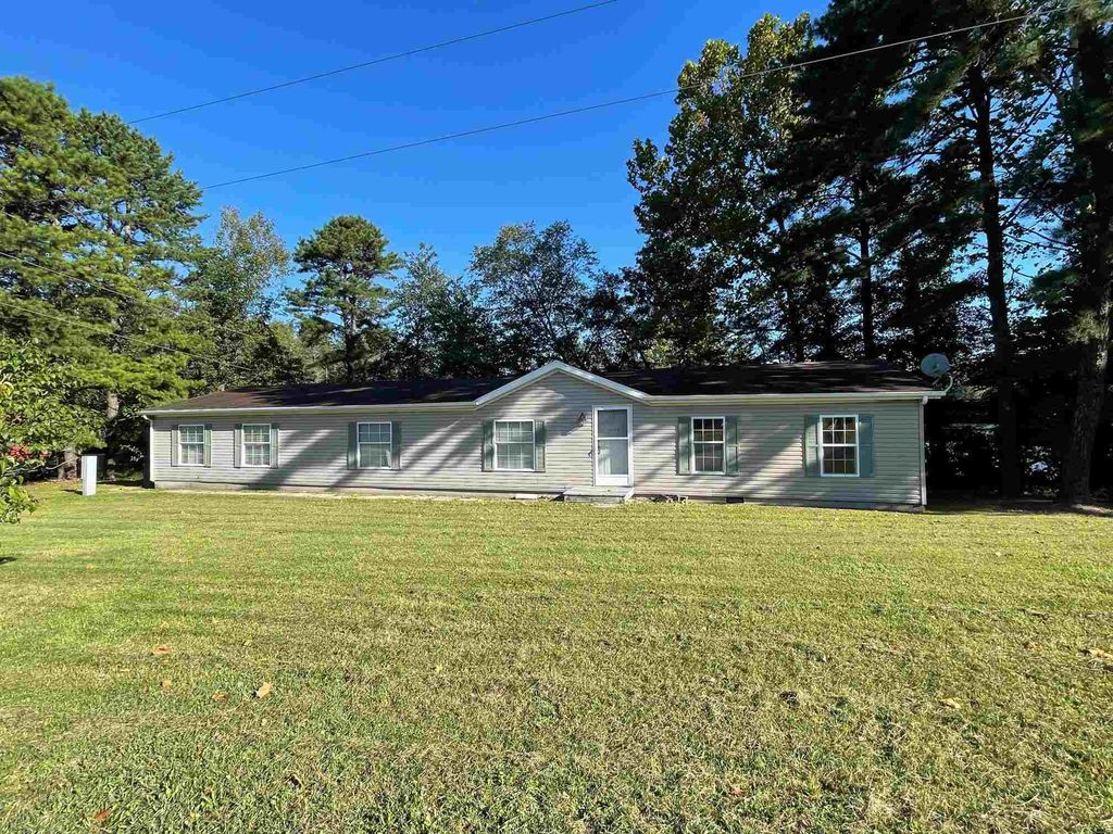 429 W State Road 68, Lynnville, IN 47619