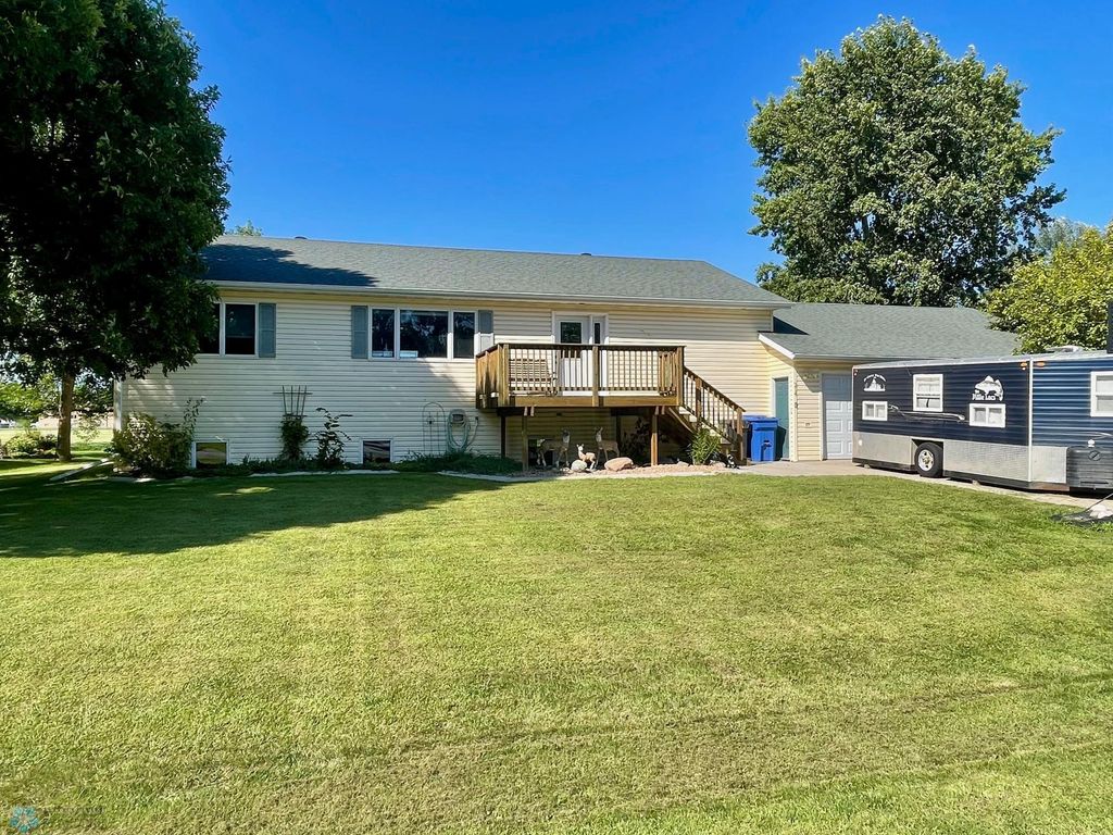214 9th St SE, Glyndon, MN 56547