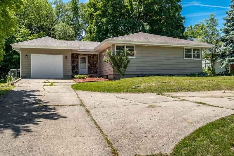 3011 Highcrest Rd, Rockford, IL 61107 MLS 202402949 Trulia