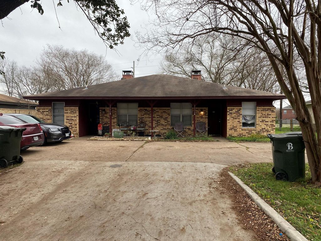 2406 Long Dr #B, Bryan, TX 77802