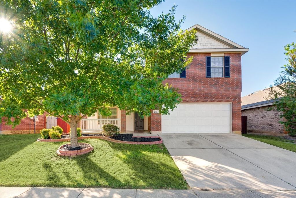 2704 Merry View Ln, Fort Worth, TX 76120